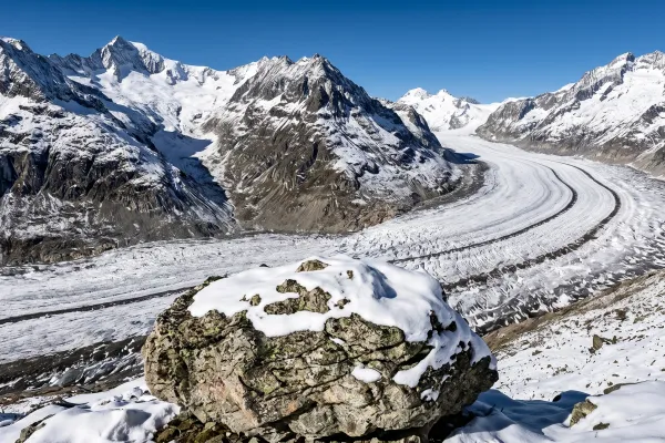 Panorama des Grossen Aletschgletschers im Berner Oberland