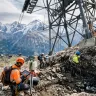 Alpiner Permafrost: Infrastrukturrisiken und die Anpassung der Bergstationen